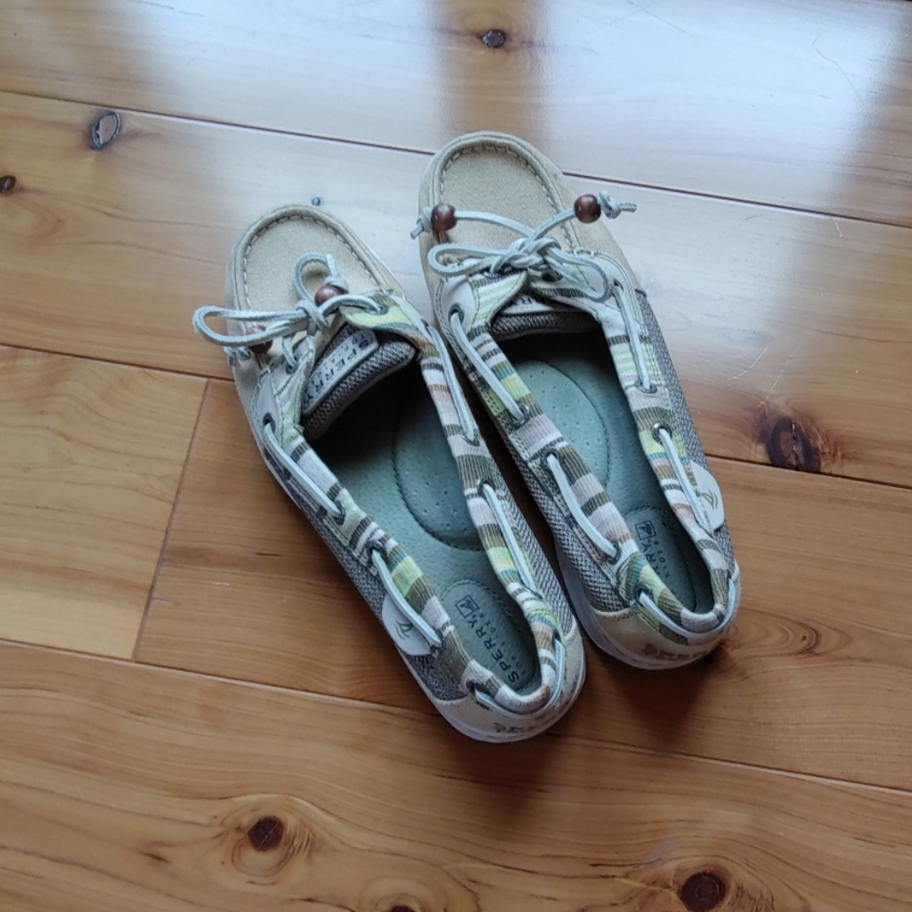 NWOT sperrys